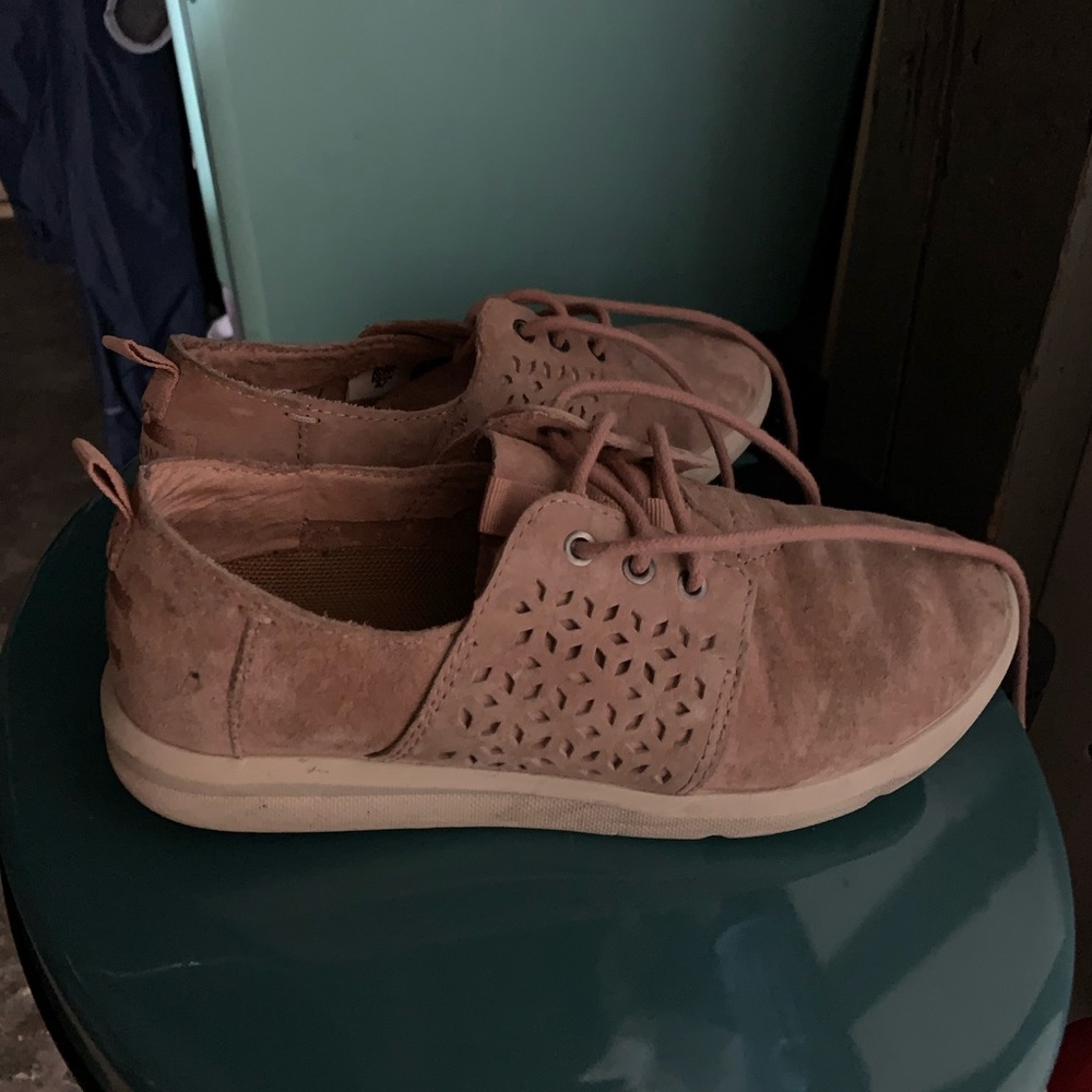 Toms shoes